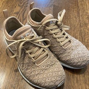 APL techloom phantom sneaker sz 7, rose gold